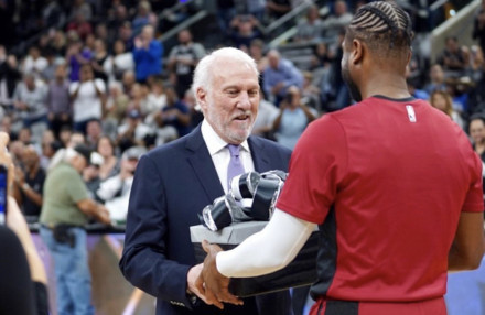 此间的合作 此间的合作